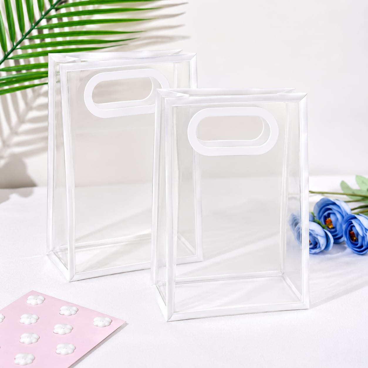 Pack of 2pcs Black & White Transparent PVC Gift Bags view 3