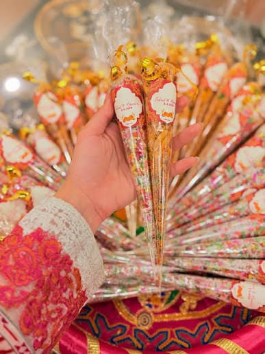 50pcs Clear Treat Plastic Cone Bags with Twist Ties - Pouches - Wedding Favor
